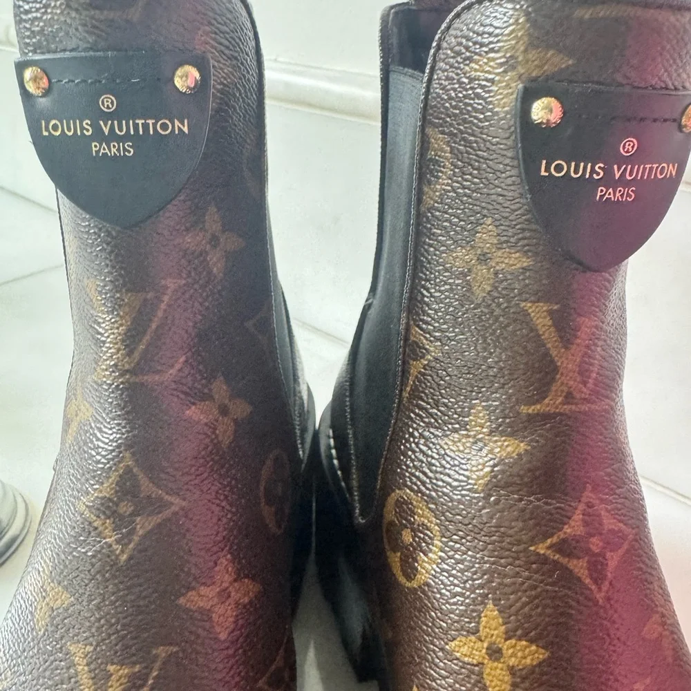 Louis Vuitton Laureate Chelsea Boots Monogram – 39/8.5 RARE & Discontinued 🦄 - Picture 5 of 9